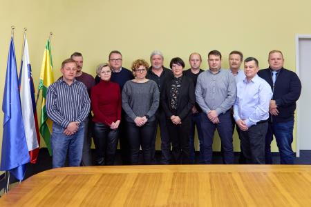 Člani občinskega sveta v mandatu 2022-2026 z županjo Cvetko Ficko